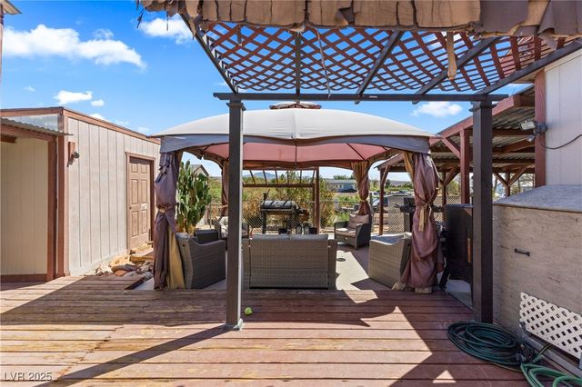 516 White Domes Drive, Overton, NV 89040