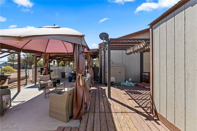 516 White Domes Drive, Overton, NV 89040