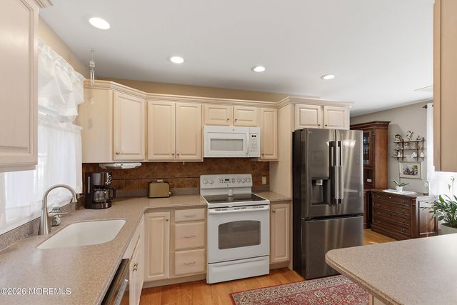 137 Heatherington Court, Lanoka Harbor, NJ 08734