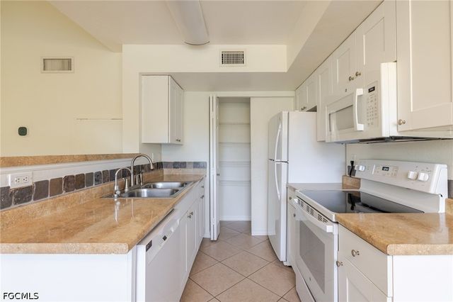 12561 Equestrian CIR 802, Fort Myers, FL 33907