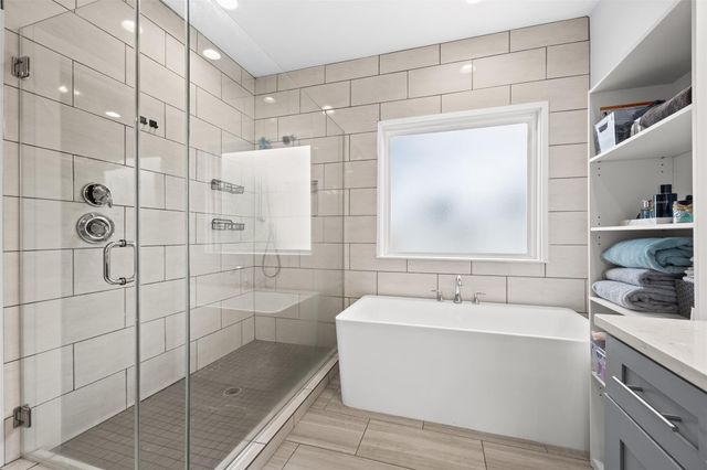 1565 W 22nd Street, Houston, TX 77008