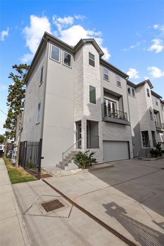 1565 W 22nd Street, Houston, TX 77008