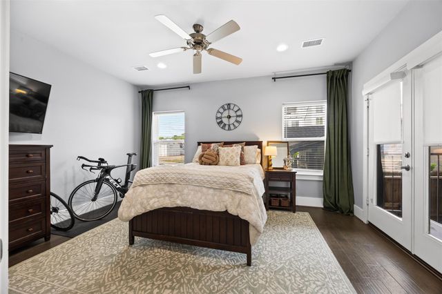 1565 W 22nd Street, Houston, TX 77008