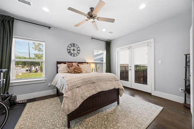 1565 W 22nd Street, Houston, TX 77008