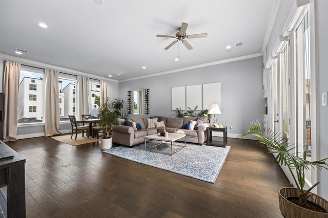 1565 W 22nd Street, Houston, TX 77008