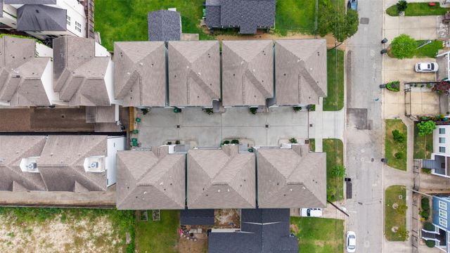 1565 W 22nd Street, Houston, TX 77008