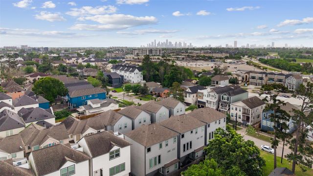 1565 W 22nd Street, Houston, TX 77008