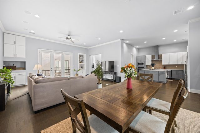 1565 W 22nd Street, Houston, TX 77008