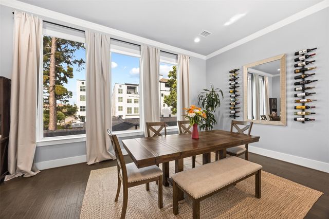 1565 W 22nd Street, Houston, TX 77008