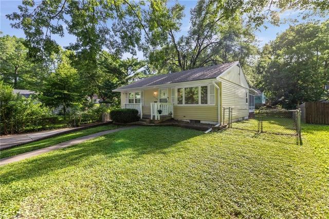 5624 Harvard Avenue, Raytown, MO 64133