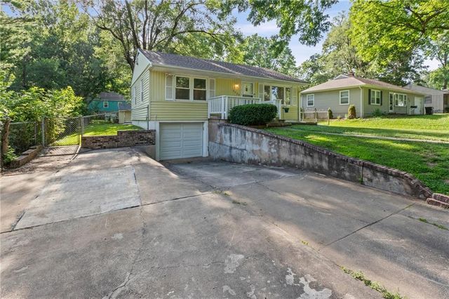 5624 Harvard Avenue, Raytown, MO 64133