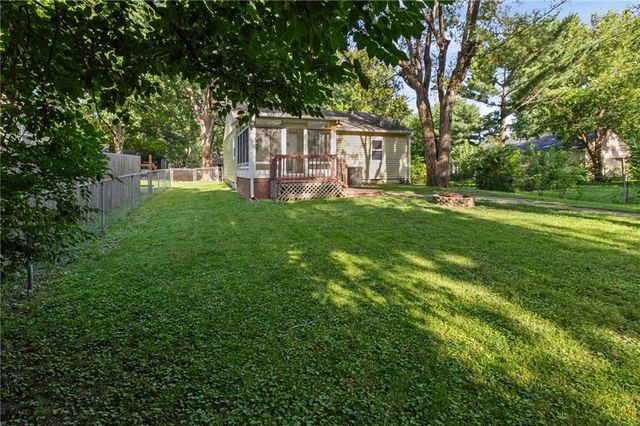 5624 Harvard Avenue, Raytown, MO 64133
