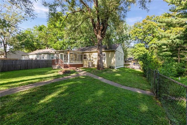5624 Harvard Avenue, Raytown, MO 64133