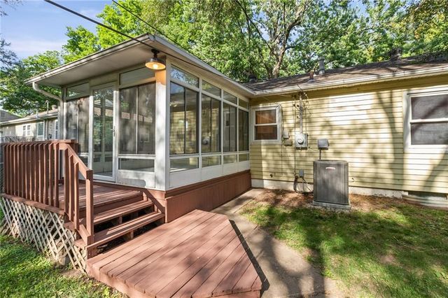 5624 Harvard Avenue, Raytown, MO 64133