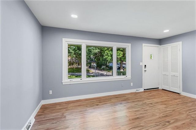 5624 Harvard Avenue, Raytown, MO 64133