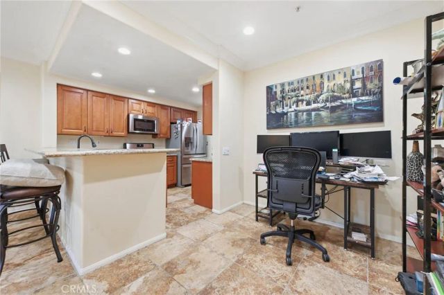 902 Solvay Aisle, Irvine, CA 92606