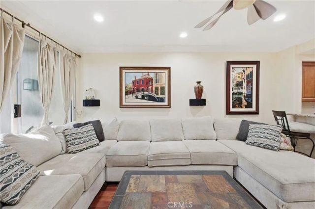 902 Solvay Aisle, Irvine, CA 92606