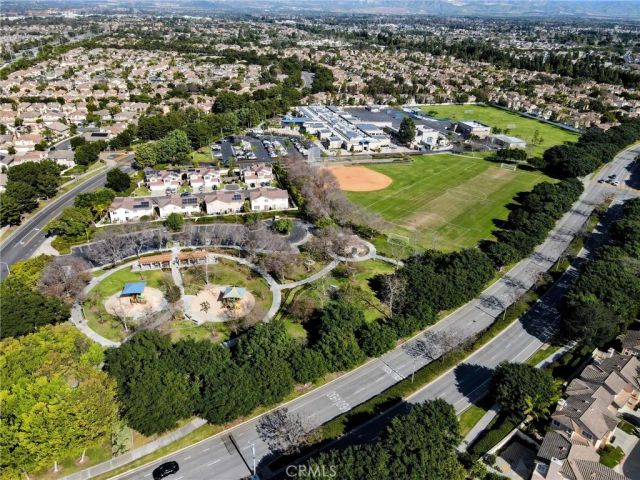 902 Solvay Aisle, Irvine, CA 92606