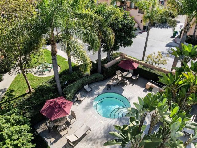 902 Solvay Aisle, Irvine, CA 92606