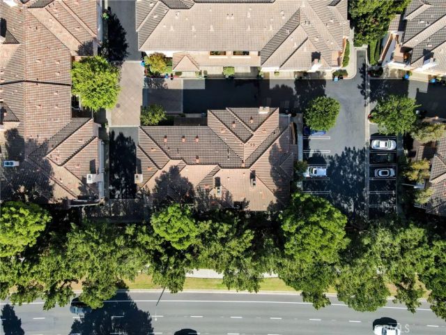 902 Solvay Aisle, Irvine, CA 92606