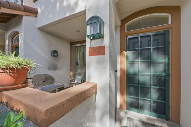 902 Solvay Aisle, Irvine, CA 92606