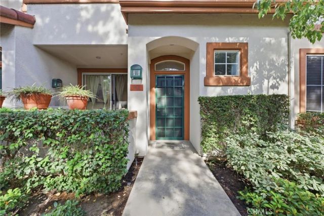 902 Solvay Aisle, Irvine, CA 92606