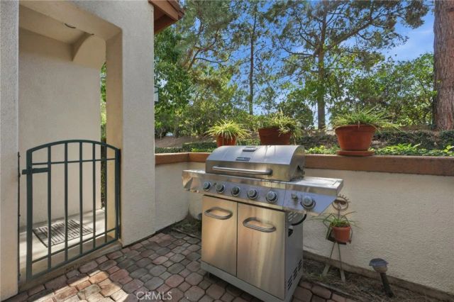 902 Solvay Aisle, Irvine, CA 92606