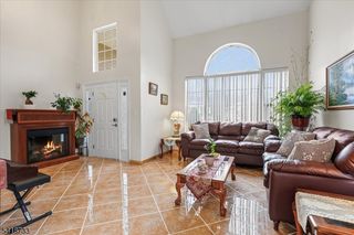 34 Gate Ln, Old Bridge Twp., NJ 08857