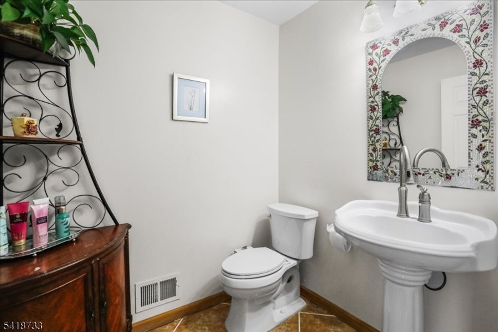 Image 13 of property listing at 34 Gate Ln, Old Bridge Twp., NJ 08857