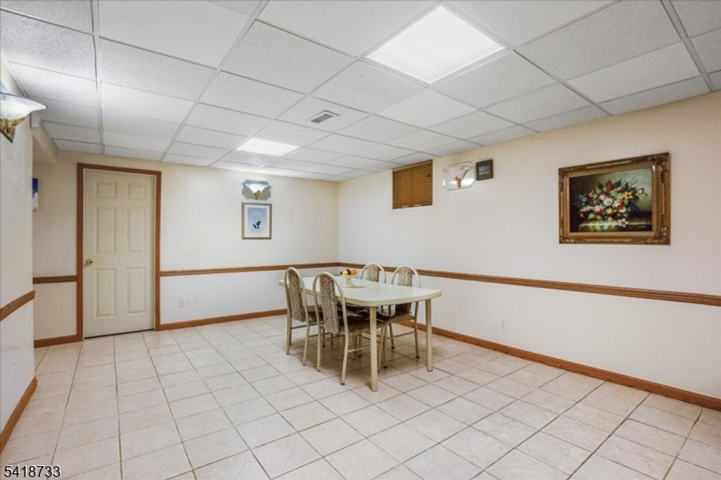 Image 24 of property listing at 34 Gate Ln, Old Bridge Twp., NJ 08857