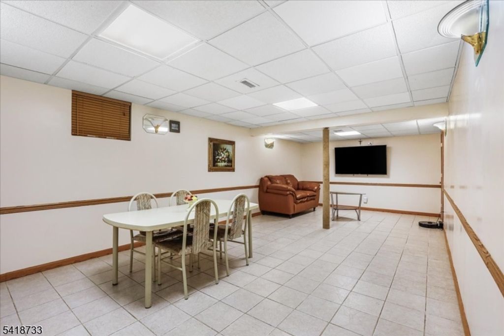 Image 25 of property listing at 34 Gate Ln, Old Bridge Twp., NJ 08857