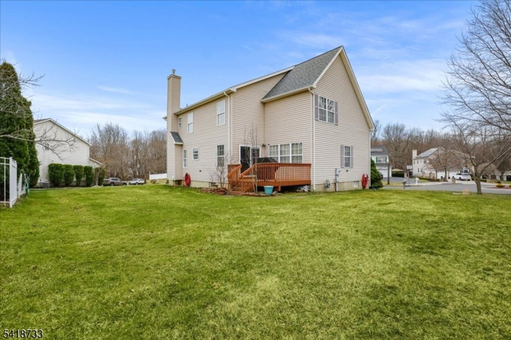 Image 27 of property listing at 34 Gate Ln, Old Bridge Twp., NJ 08857