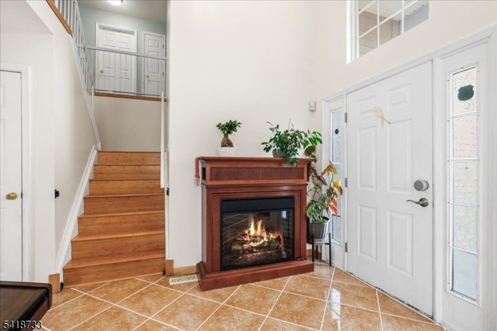 Image 4 of property listing at 34 Gate Ln, Old Bridge Twp., NJ 08857