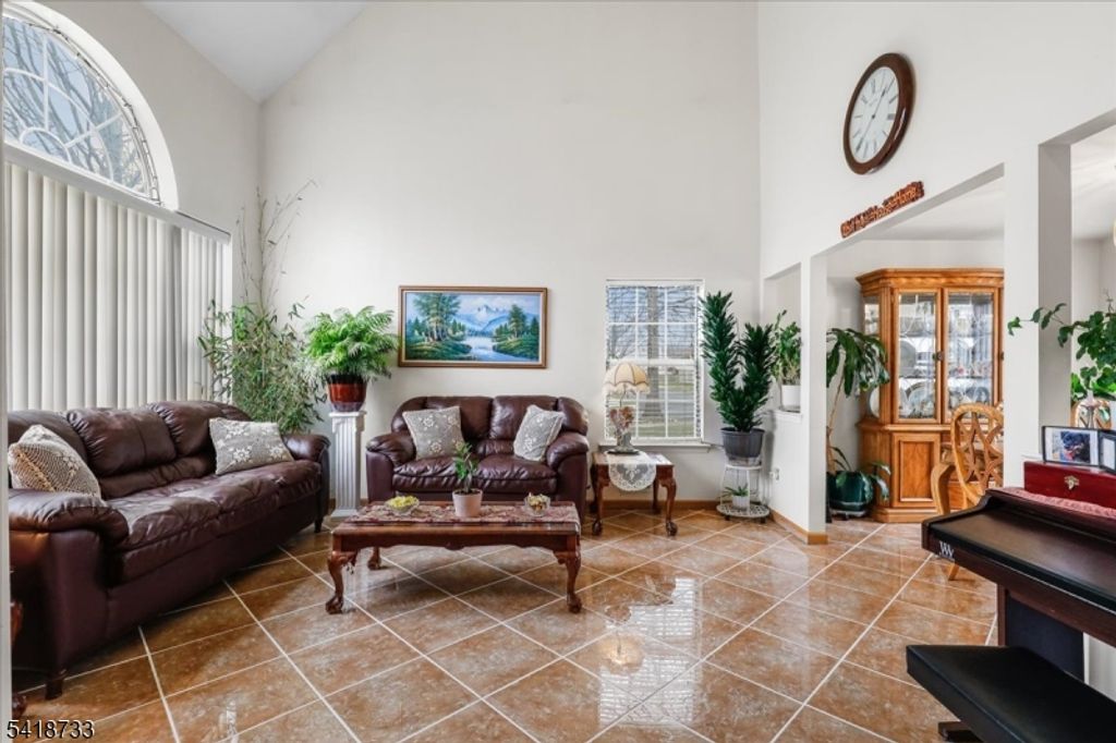 Image 5 of property listing at 34 Gate Ln, Old Bridge Twp., NJ 08857