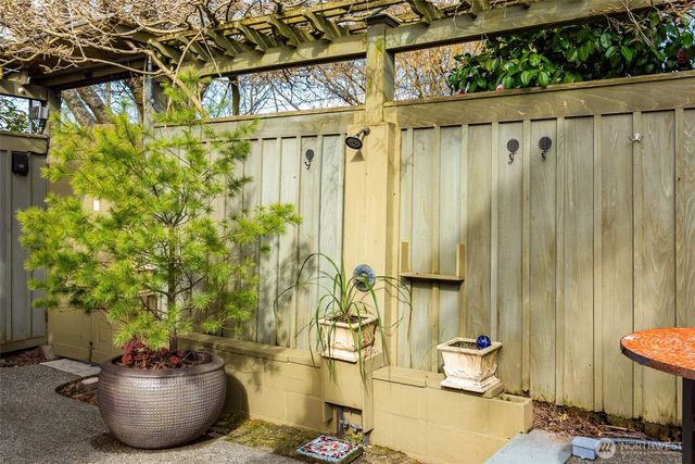 803 W Armour Street, Seattle, WA 98119