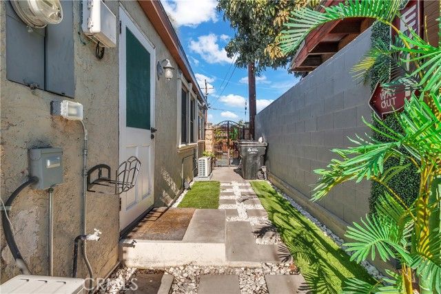 4610 Leonis, Commerce, CA 90040