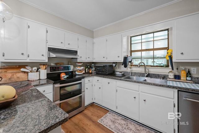 409 Santa Rosa Avenue, Daphne, AL 36526