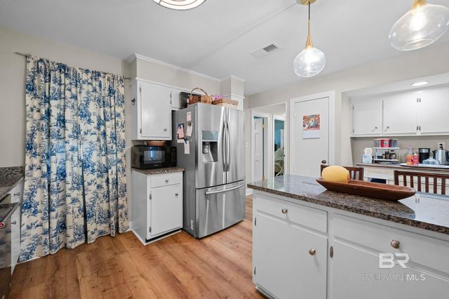 409 Santa Rosa Avenue, Daphne, AL 36526