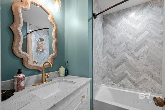 409 Santa Rosa Avenue, Daphne, AL 36526