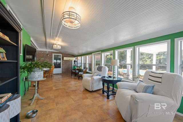 409 Santa Rosa Avenue, Daphne, AL 36526