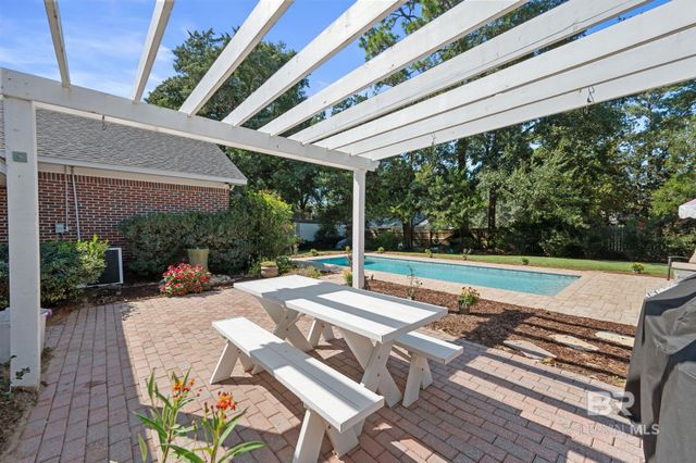 409 Santa Rosa Avenue, Daphne, AL 36526