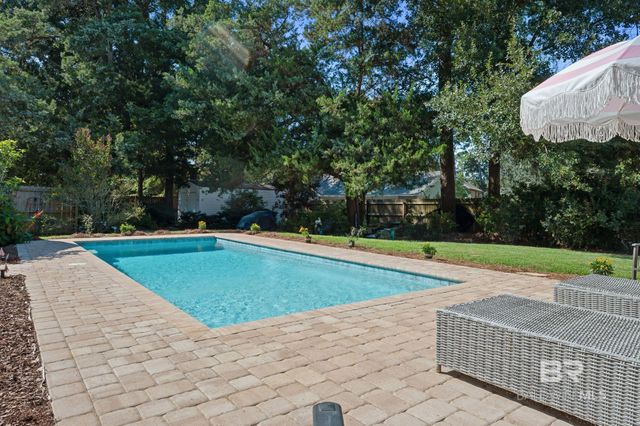 409 Santa Rosa Avenue, Daphne, AL 36526