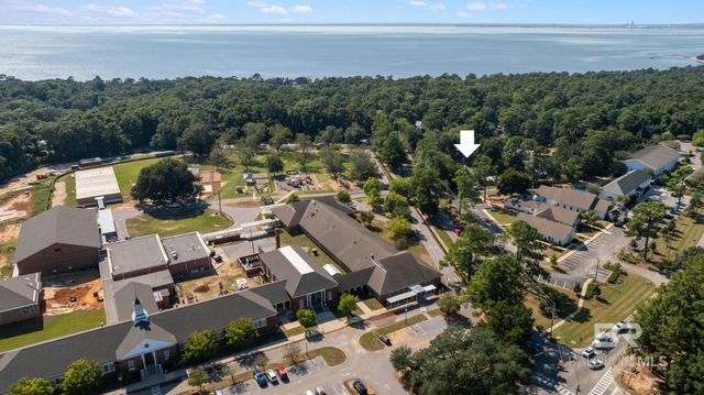 409 Santa Rosa Avenue, Daphne, AL 36526