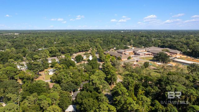 409 Santa Rosa Avenue, Daphne, AL 36526