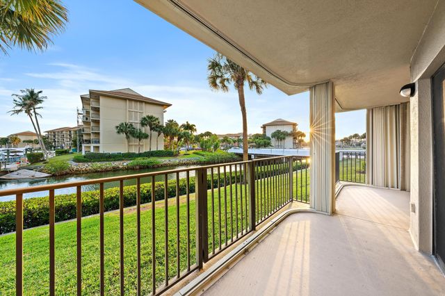 1601 Marina Isle Way 106, Jupiter, FL 33477