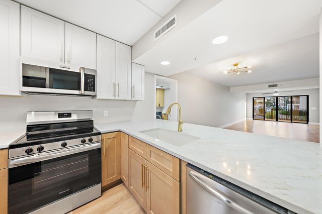 1601 Marina Isle Way 106, Jupiter, FL 33477