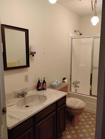 10302 S Grayling Road, Roscommon, MI 48653