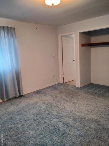 10302 S Grayling Road, Roscommon, MI 48653