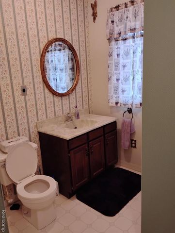 10302 S Grayling Road, Roscommon, MI 48653