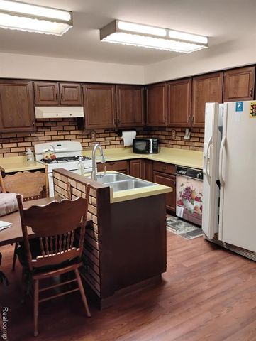 10302 S Grayling Road, Roscommon, MI 48653